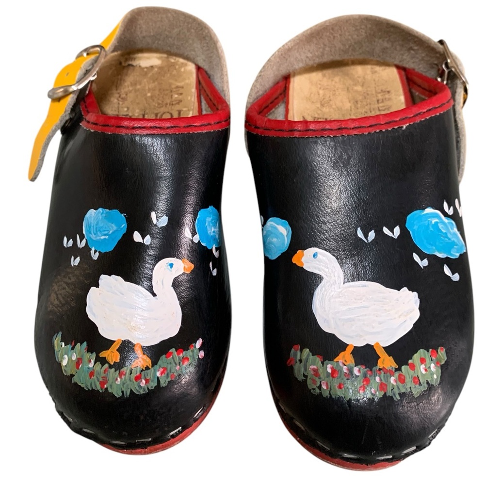 Skane Toffeln wood/leather clogs white goose